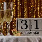 Capodanno con amici: meglio festeggiarlo al ristorante o in discoteca?