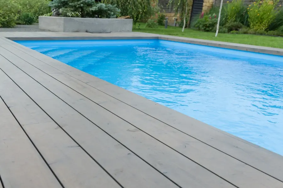Copertura per piscina: concediti un bagno tutto l’anno
